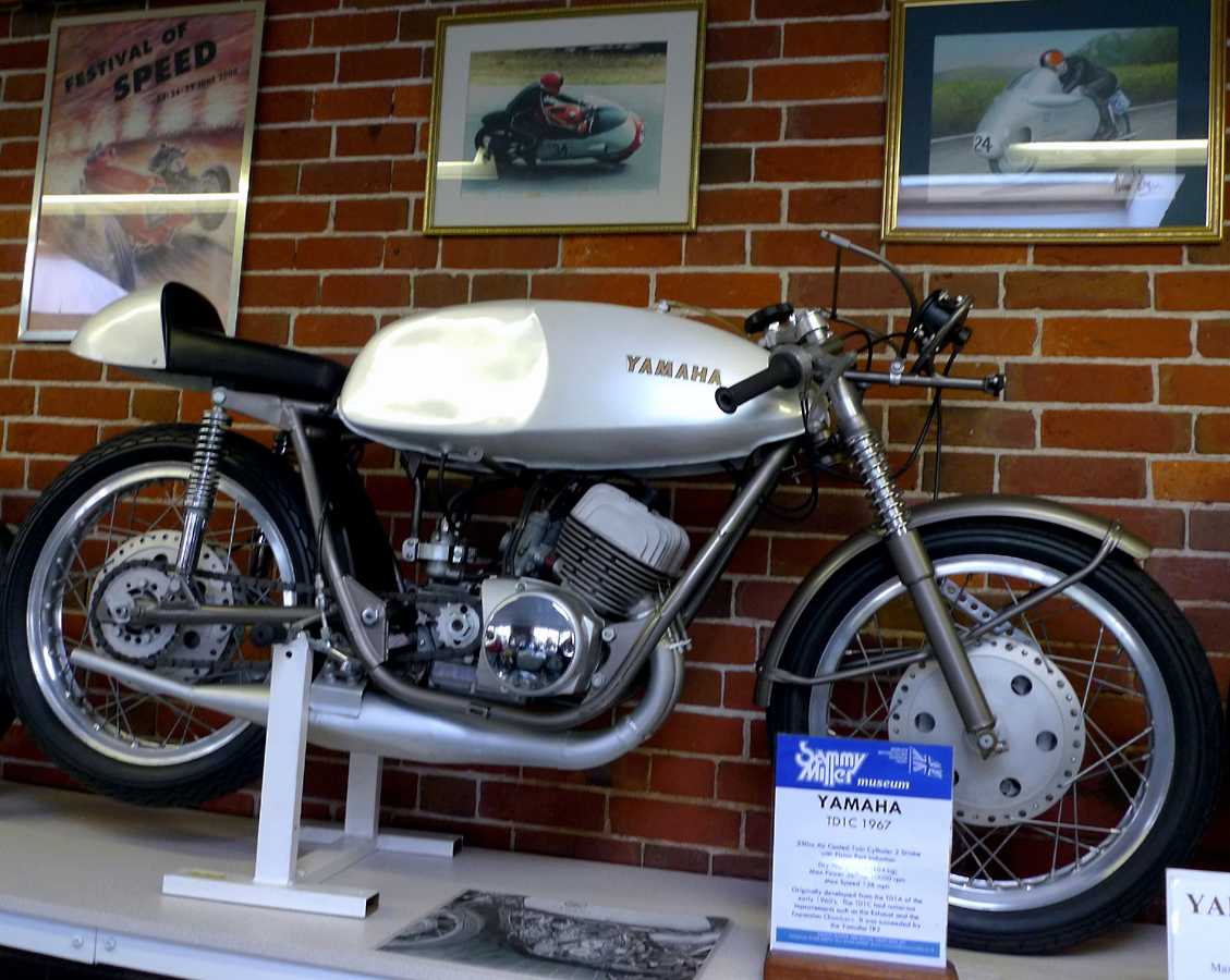 L1010543.JPG - Very early Yamaha 250cc twwwoww-stroke twin race bike, still air cooled and pre-reed valve.
